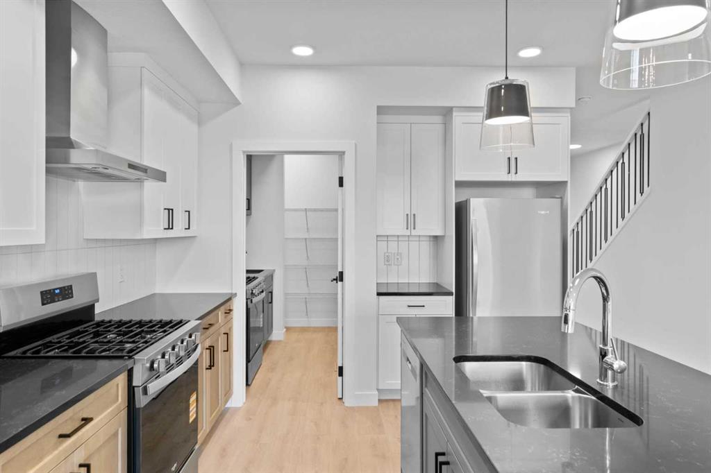 175 Belvedere Crescent SE