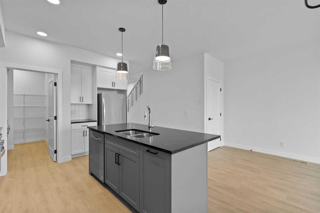 175 Belvedere Crescent SE