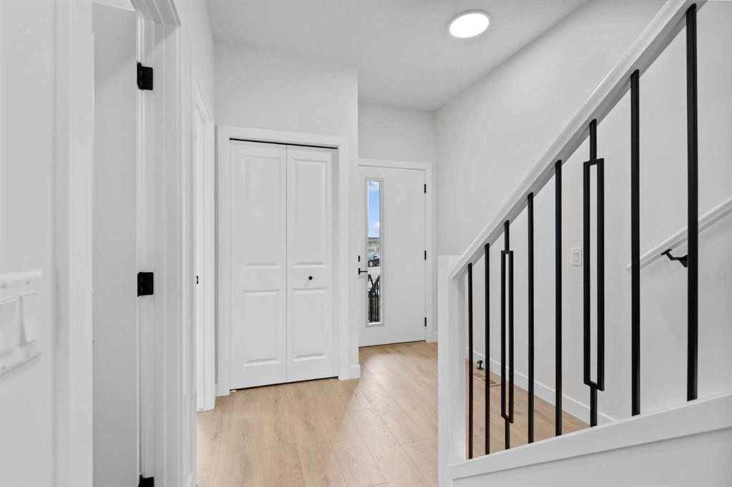 175 Belvedere Crescent SE