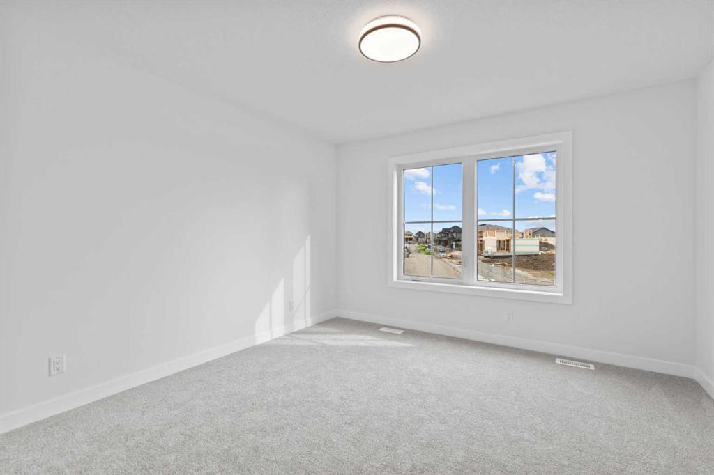 175 Belvedere Crescent SE