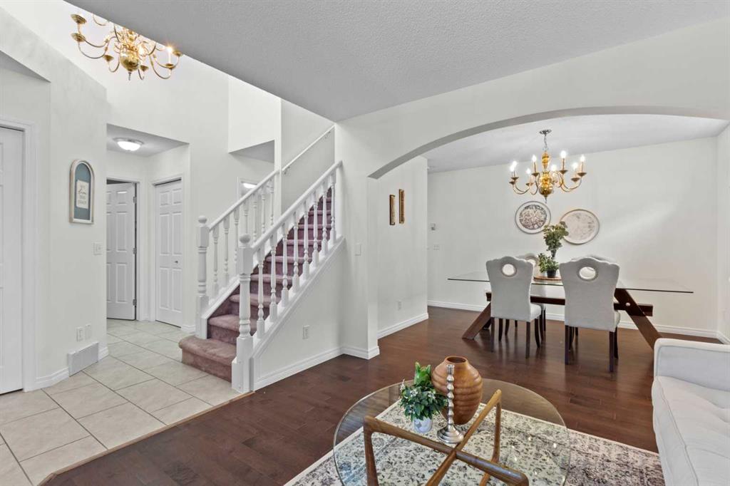 338 Panamount Drive NW