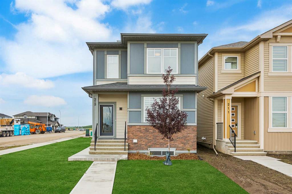 215 Belvedere Crescent SE