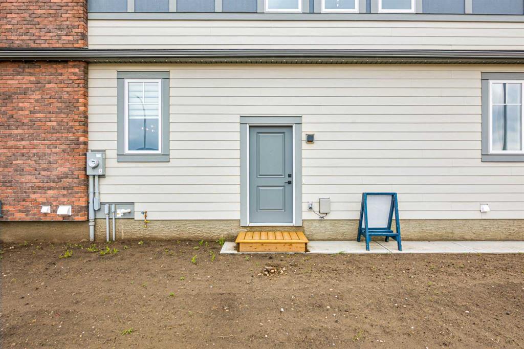215 Belvedere Crescent SE