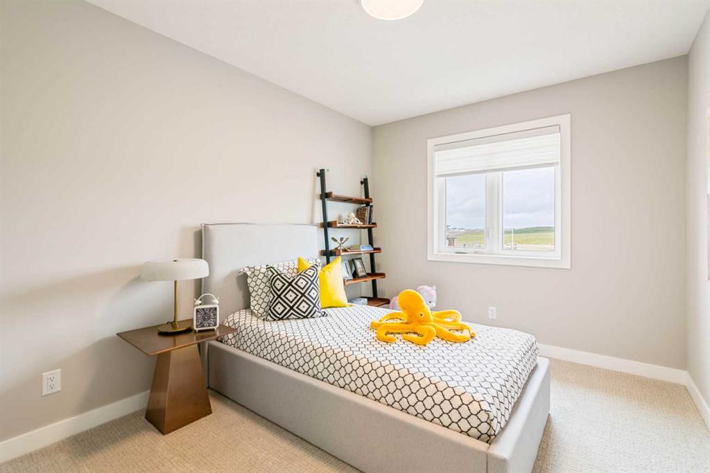 215 Belvedere Crescent SE