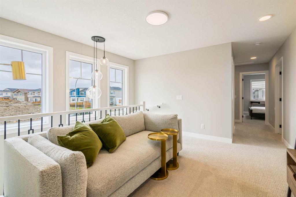 215 Belvedere Crescent SE