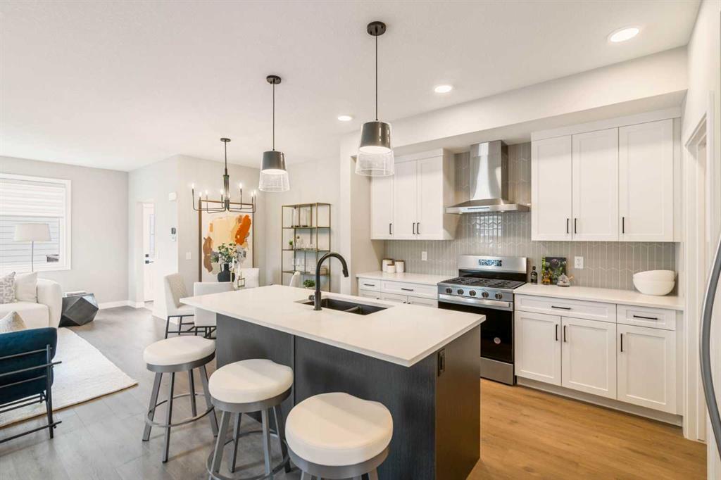 215 Belvedere Crescent SE