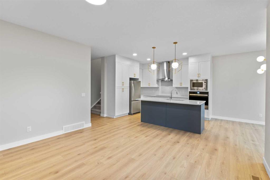 151 Belvedere Crescent SE