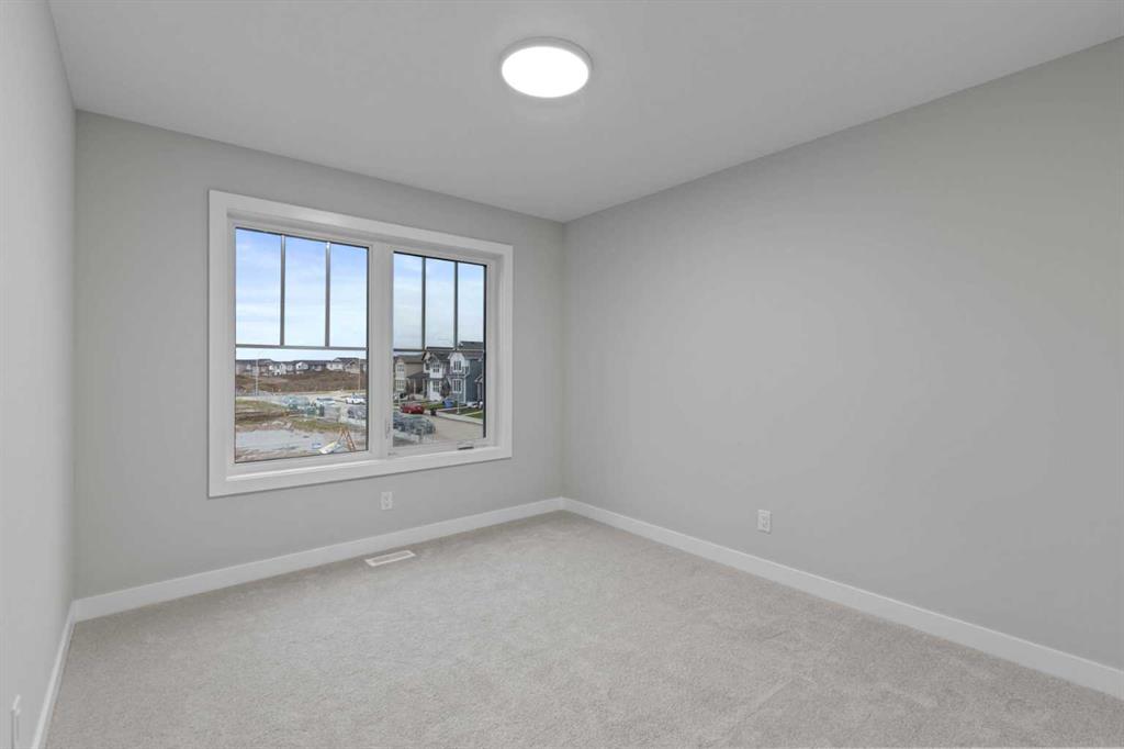 151 Belvedere Crescent SE