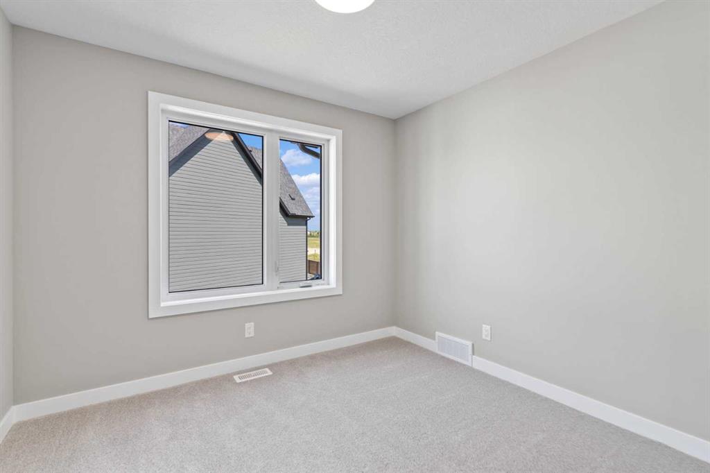 159 Belvedere Crescent SE