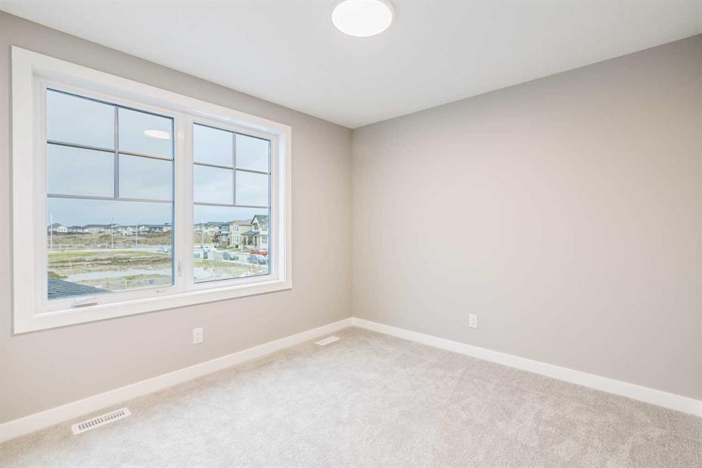 147 Belvedere Crescent SE