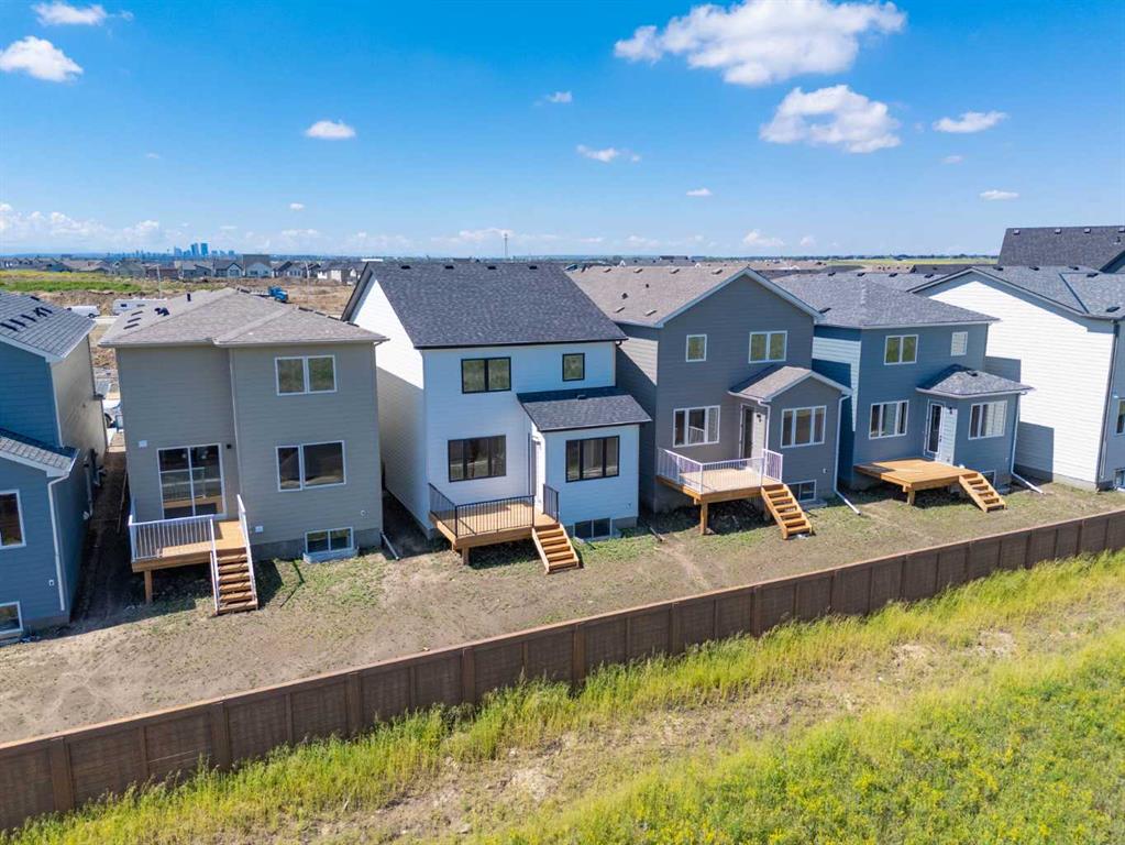 147 Belvedere Crescent SE