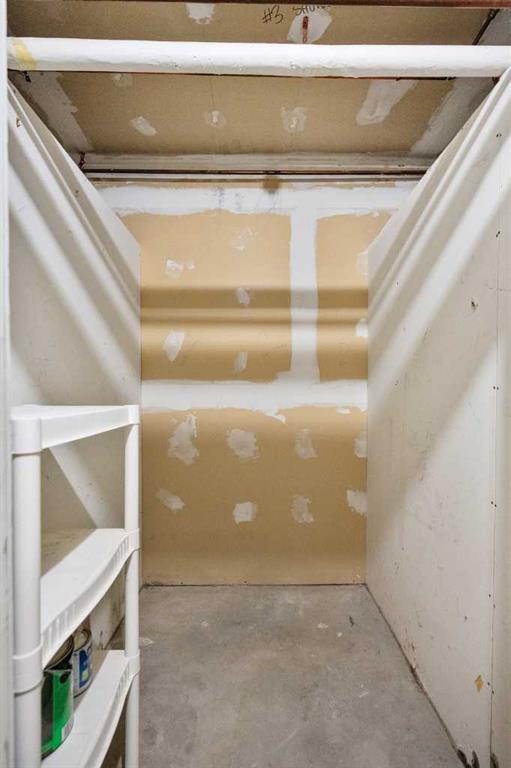 215 Village Terrace SW Unit: 2
