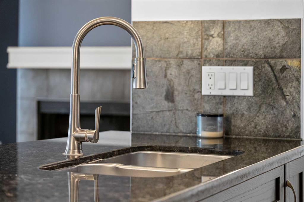 215 Village Terrace SW Unit: 2
