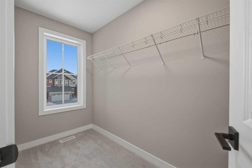 135 Belvedere Crescent SE