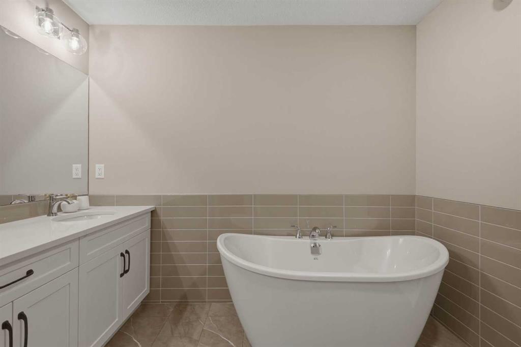 135 Belvedere Crescent SE