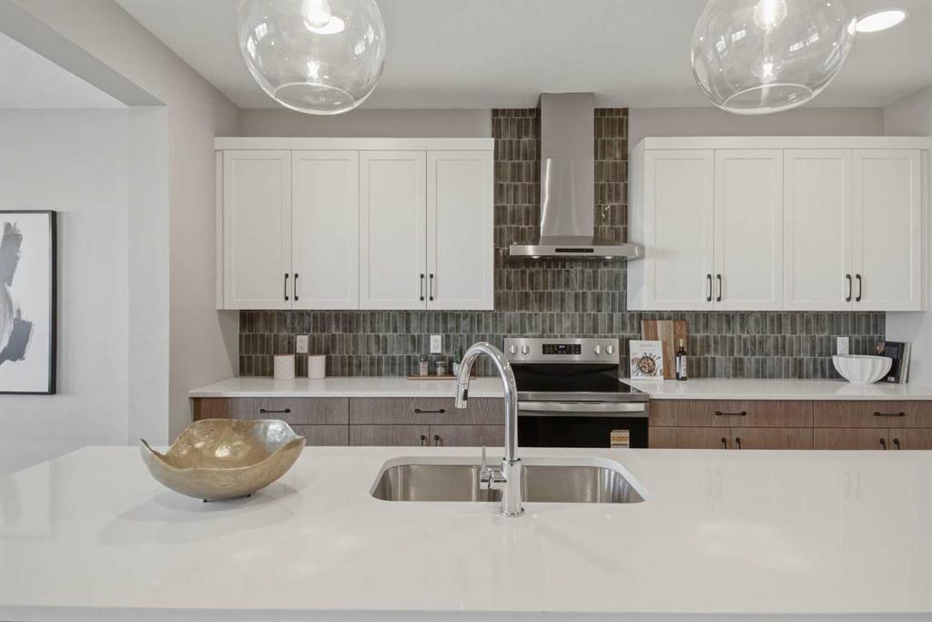 135 Belvedere Crescent SE