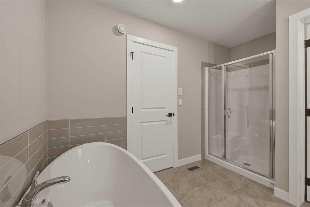 135 Belvedere Crescent SE