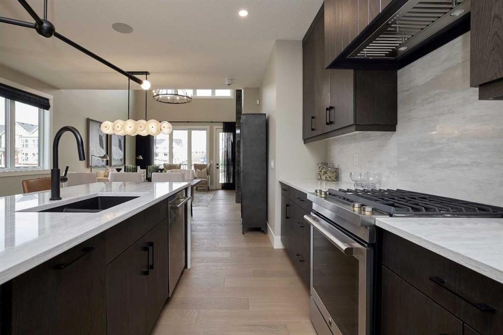 166 Juniper Ridge Crescent