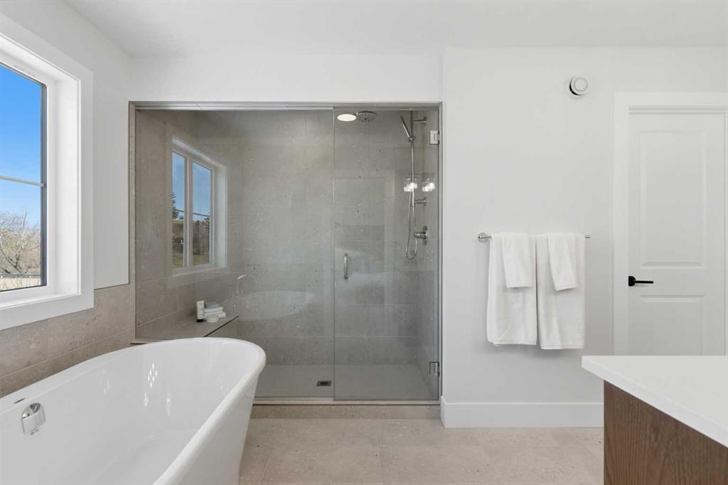 378 Bessborough Drive SW