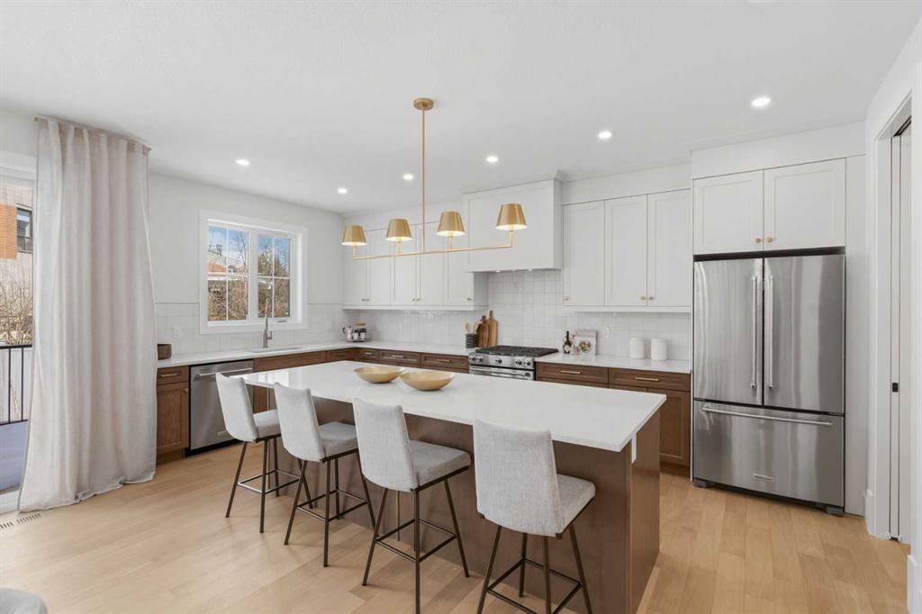 378 Bessborough Drive SW
