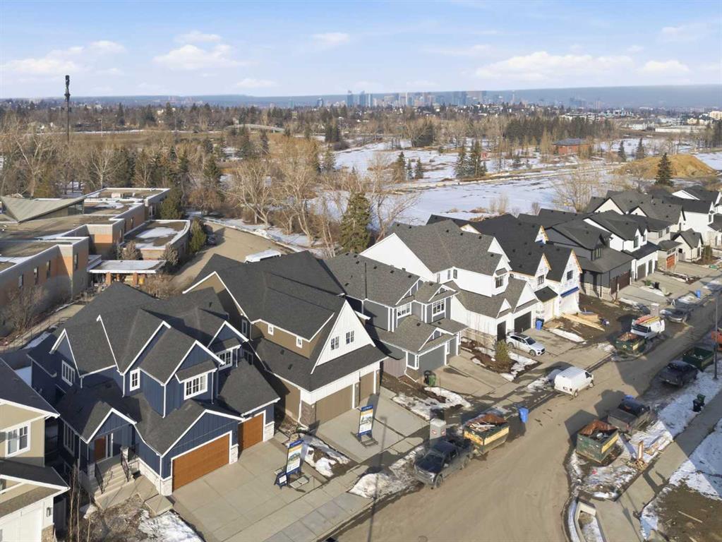 378 Bessborough Drive SW