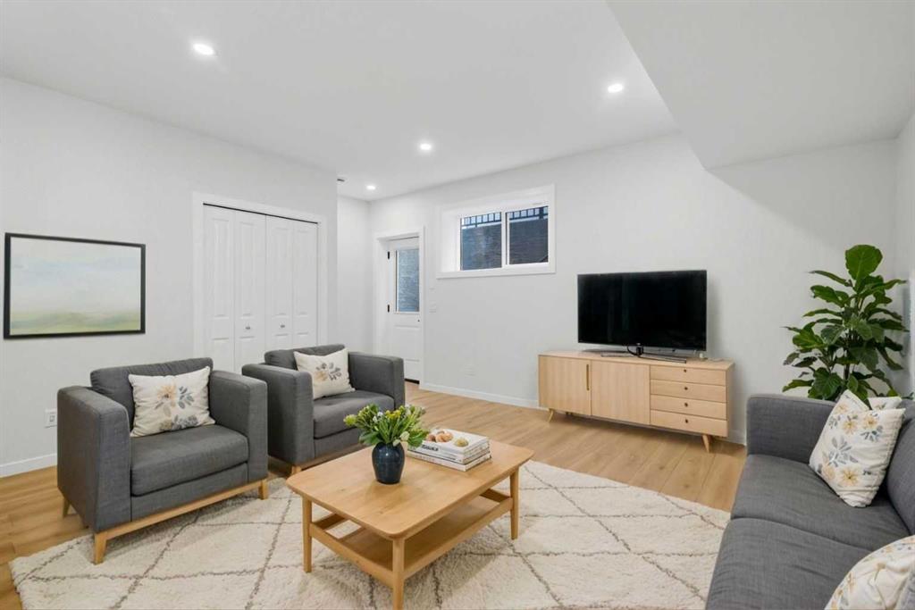 378 Bessborough Drive SW