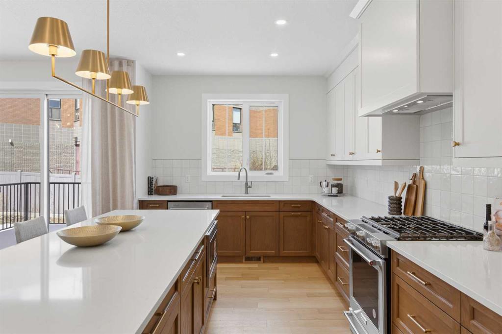 378 Bessborough Drive SW