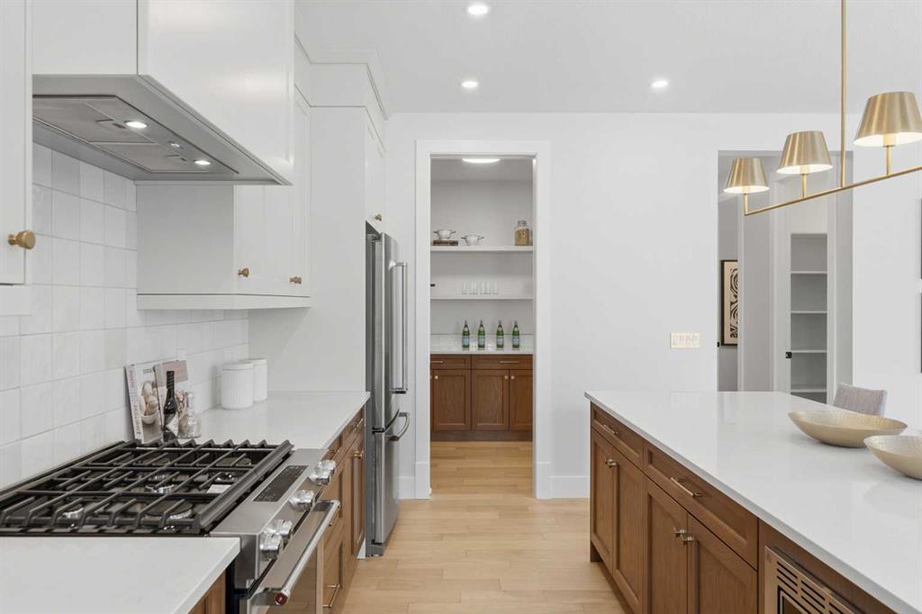 378 Bessborough Drive SW