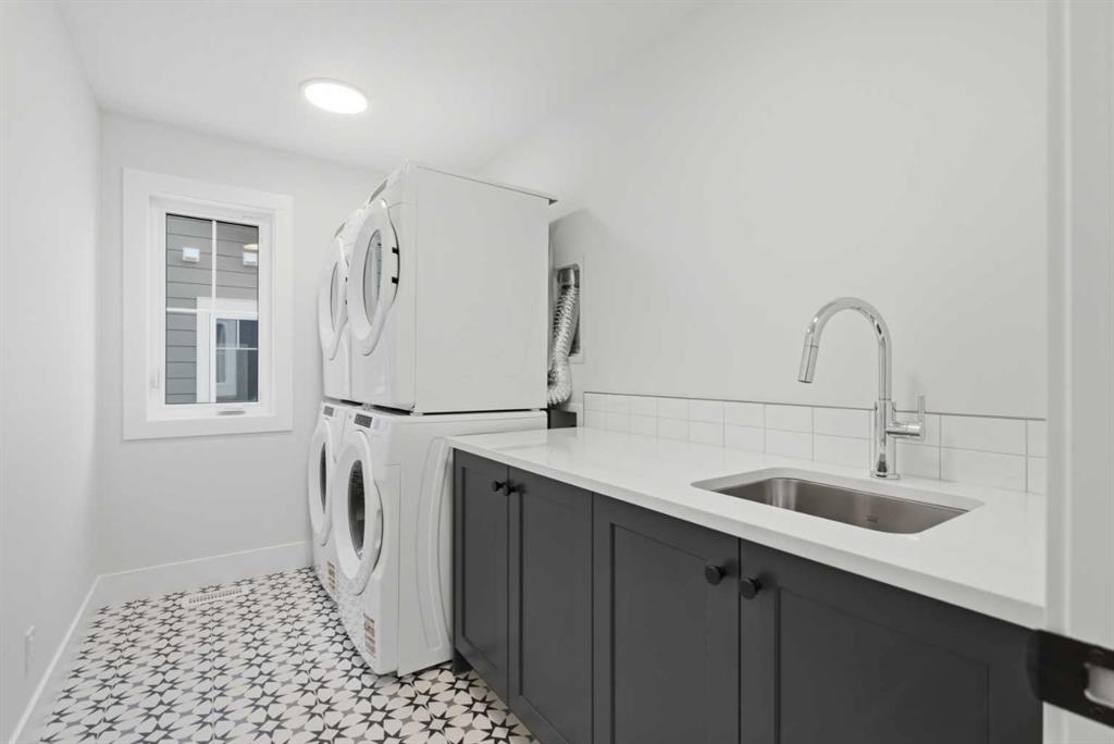 378 Bessborough Drive SW