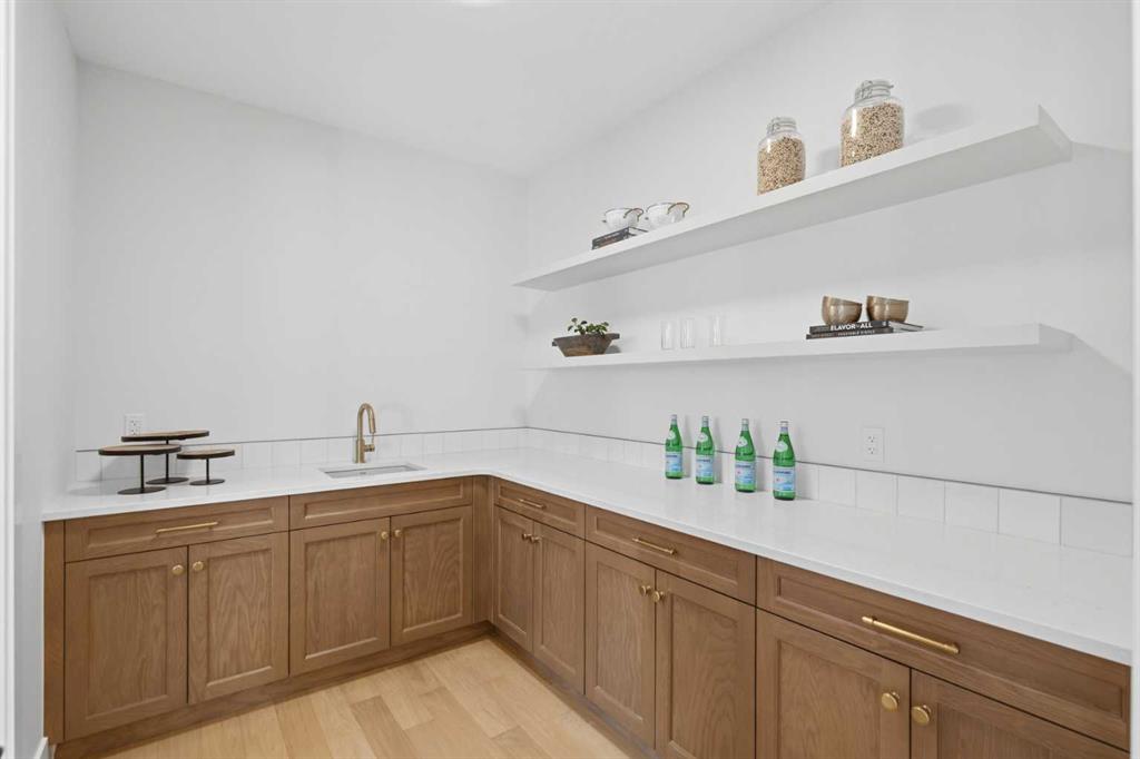 378 Bessborough Drive SW