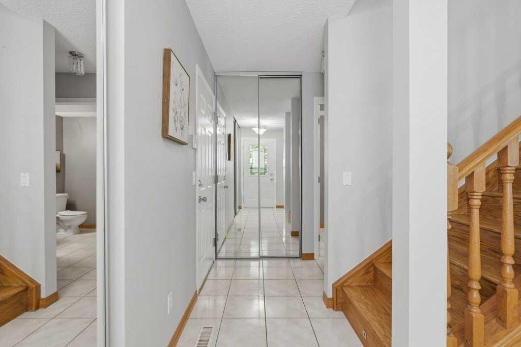 4 Inglewood Landing SE
