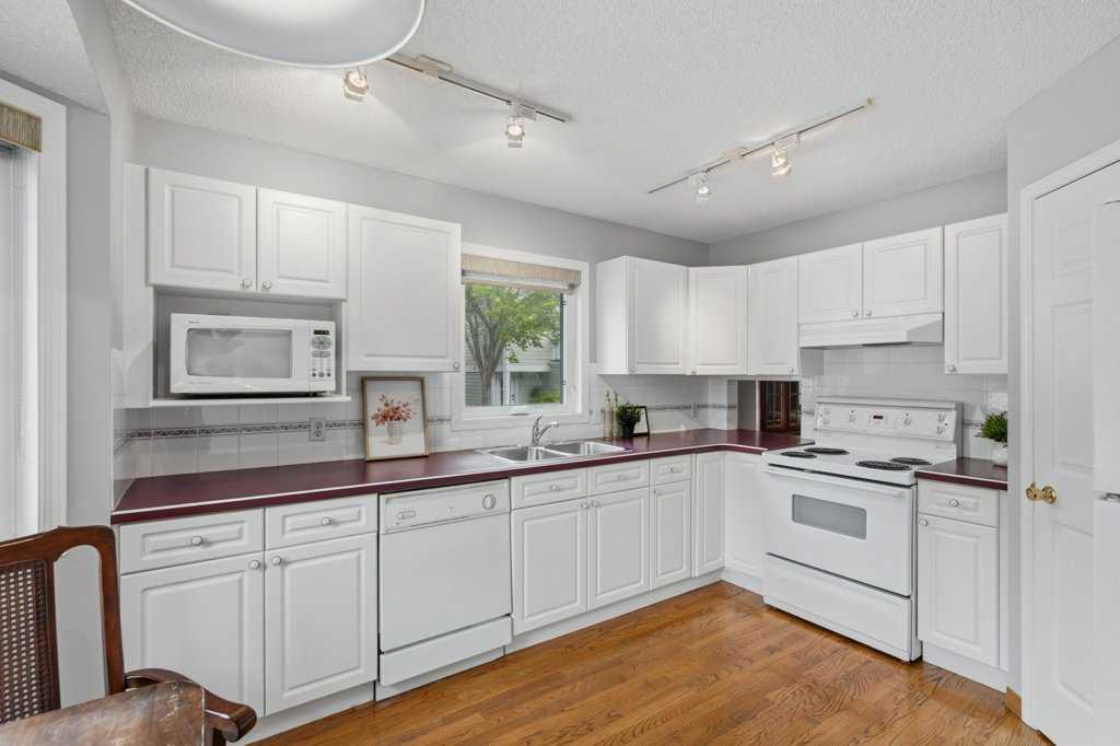 4 Inglewood Landing SE