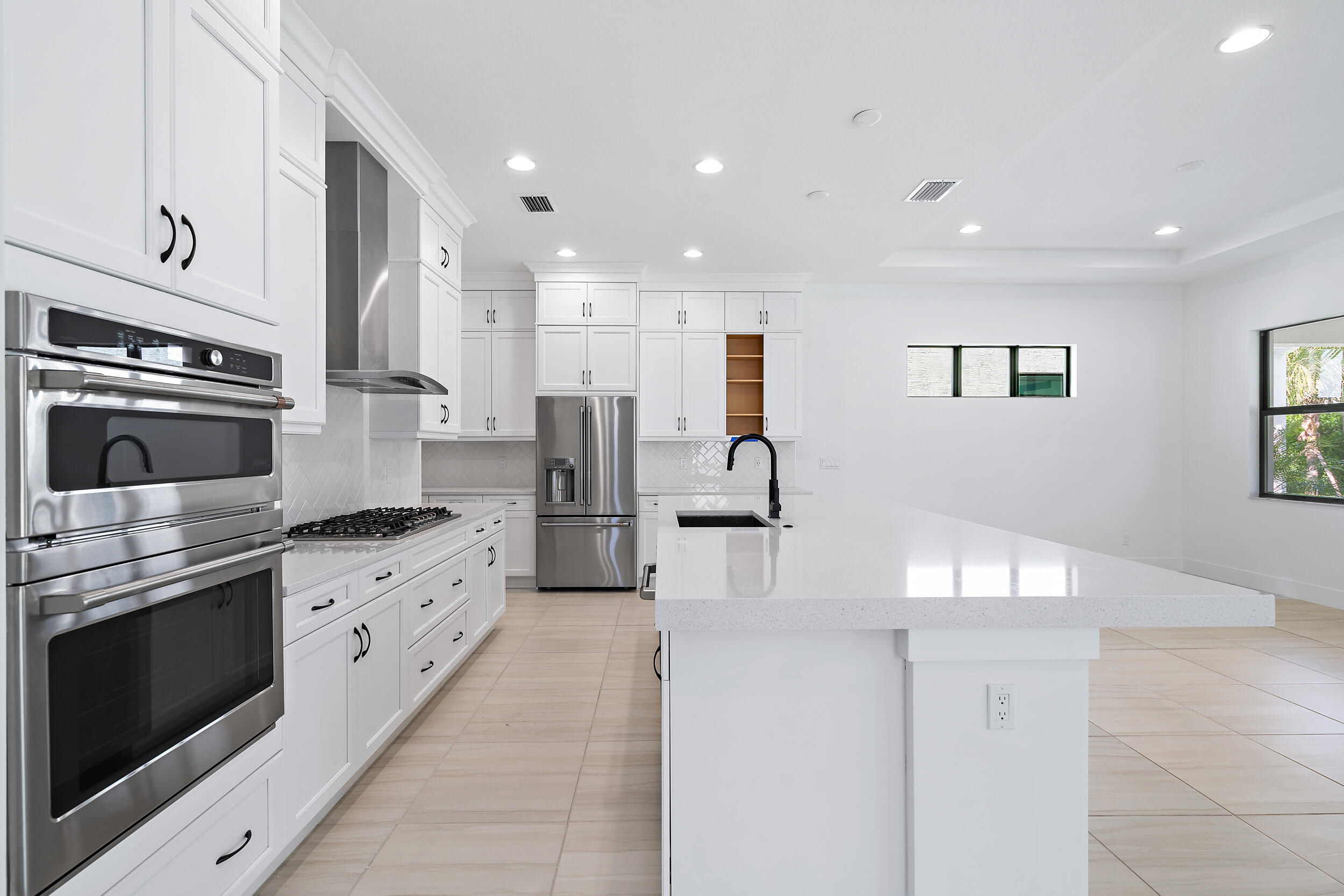 13577 Artisan Circle