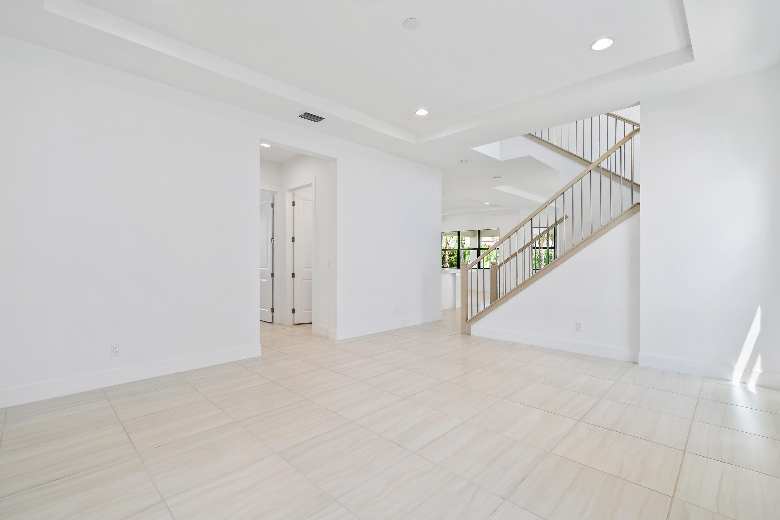 13577 Artisan Circle