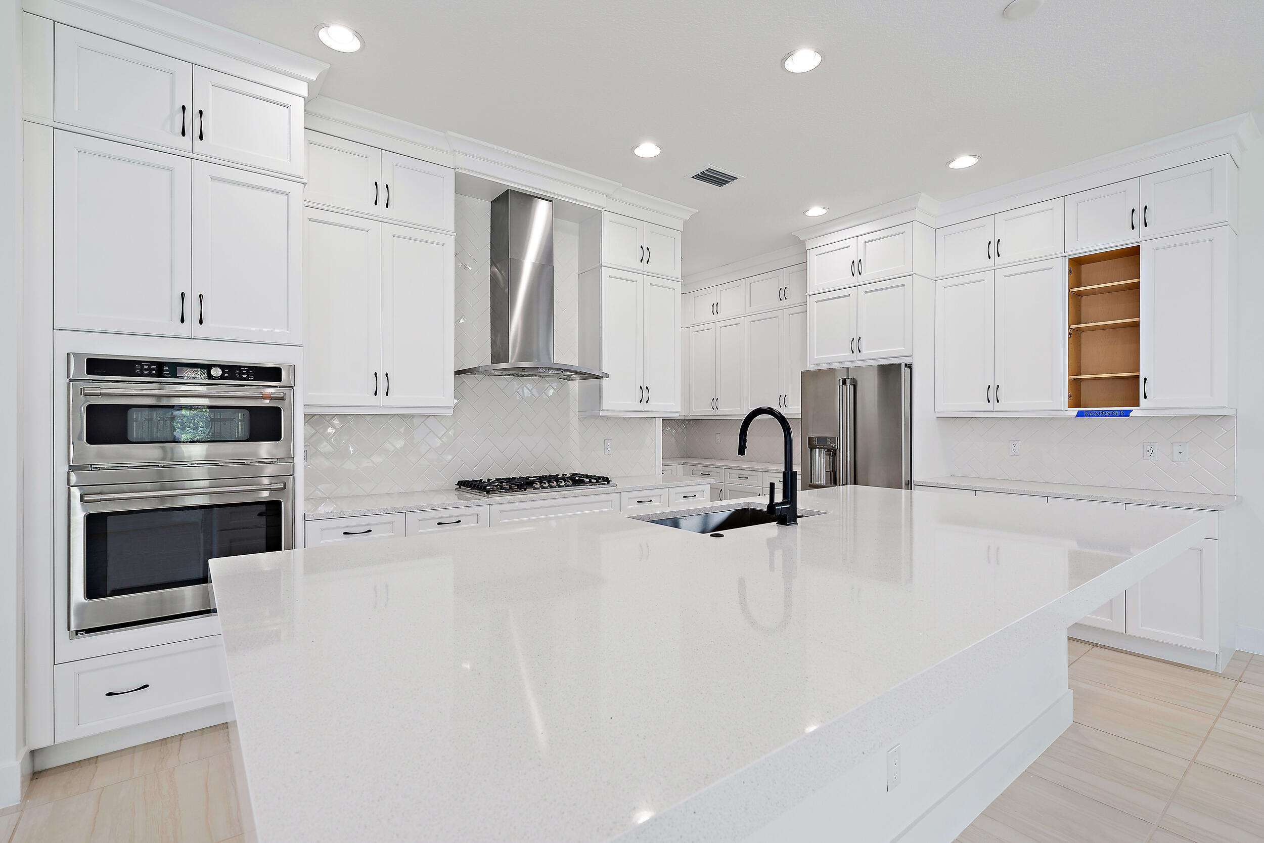 13577 Artisan Circle