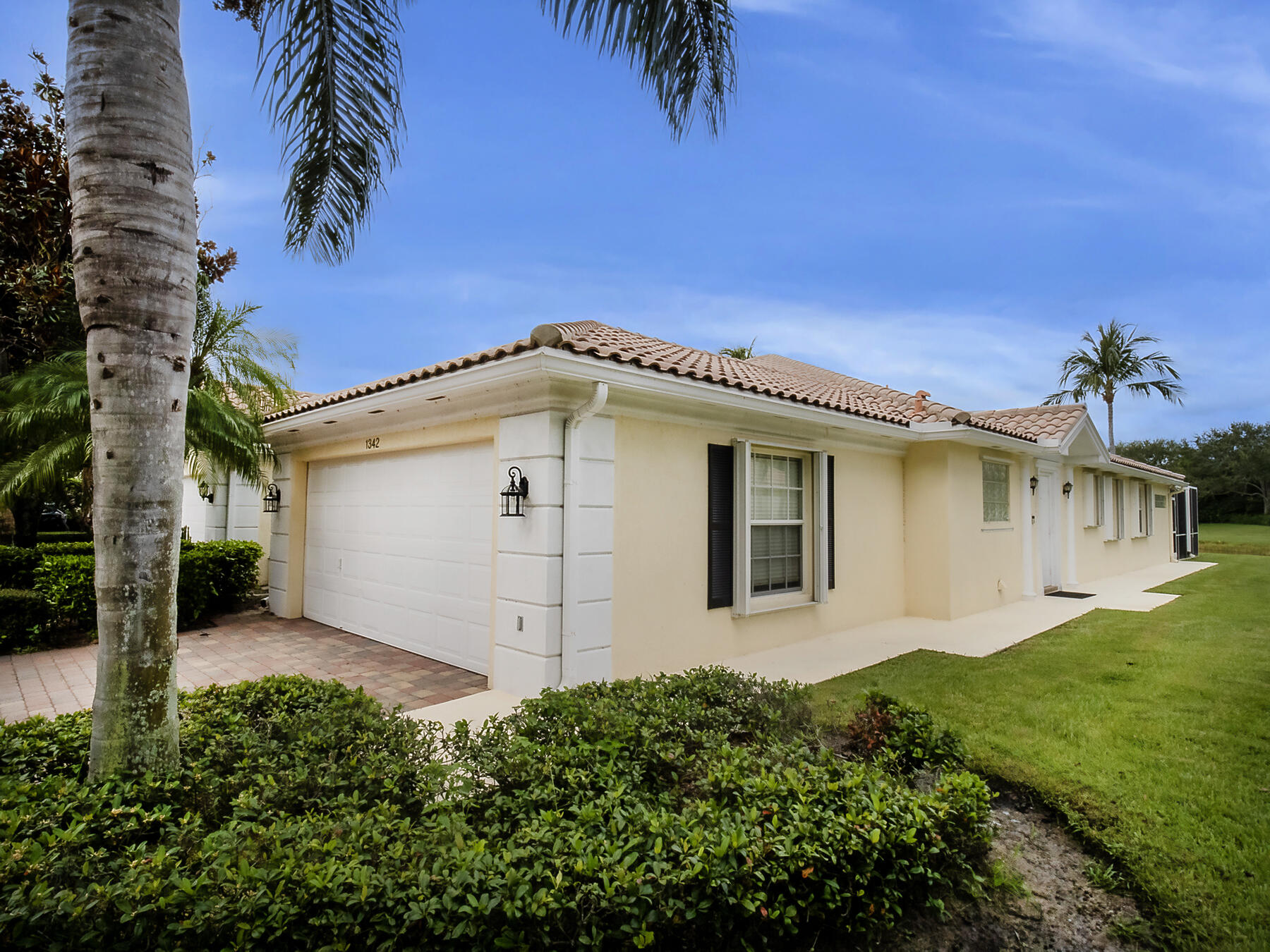 1342 St Lawrence Dr