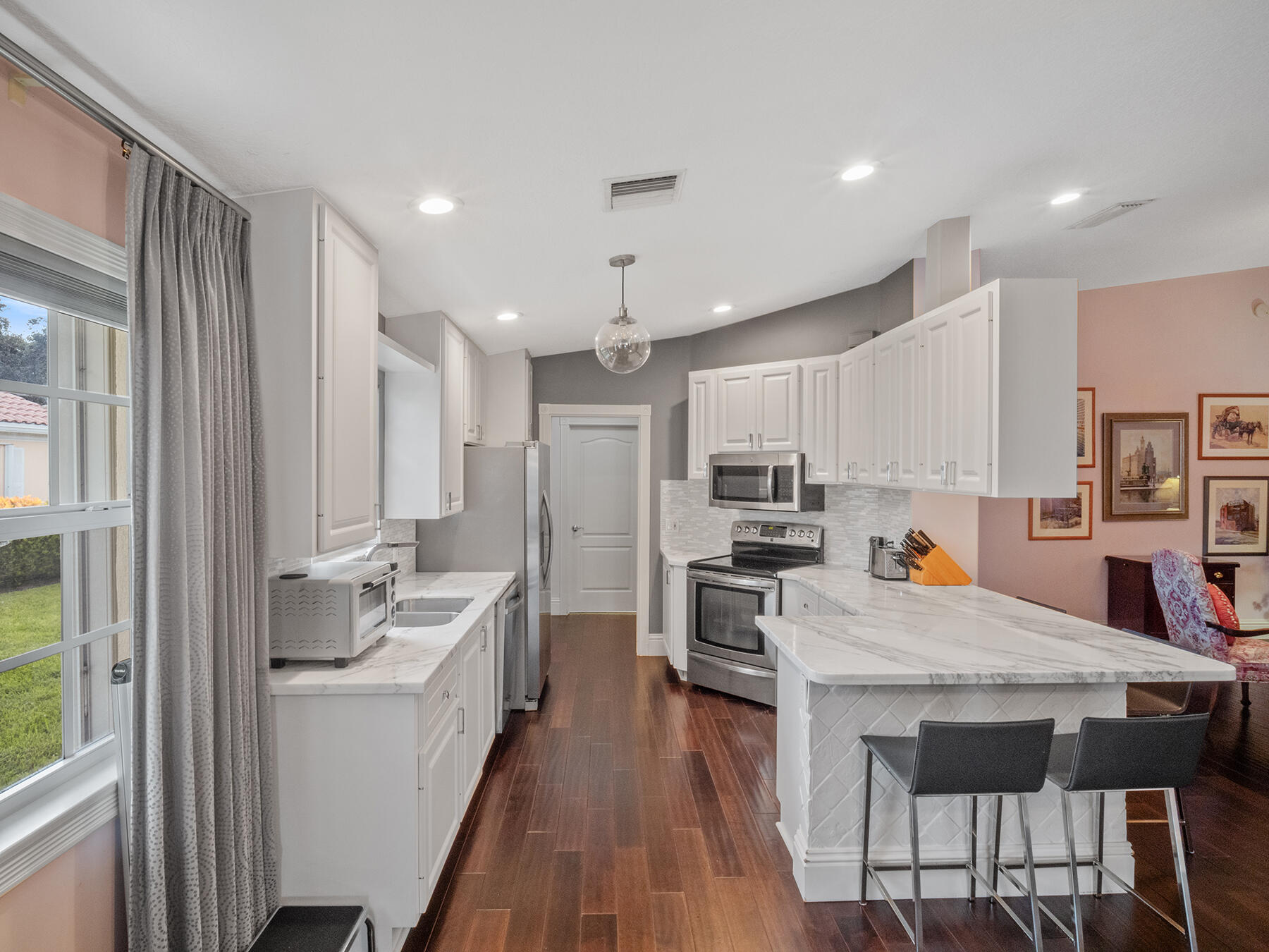1342 St Lawrence Dr