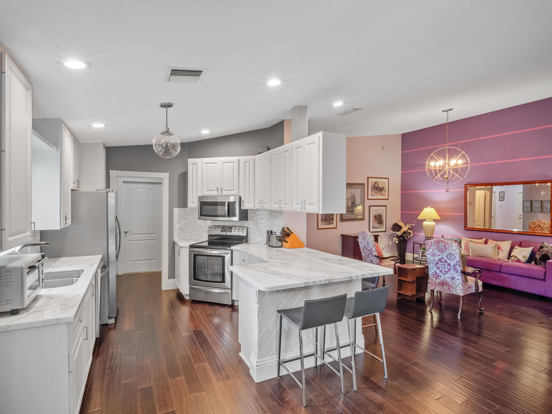 1342 St Lawrence Dr