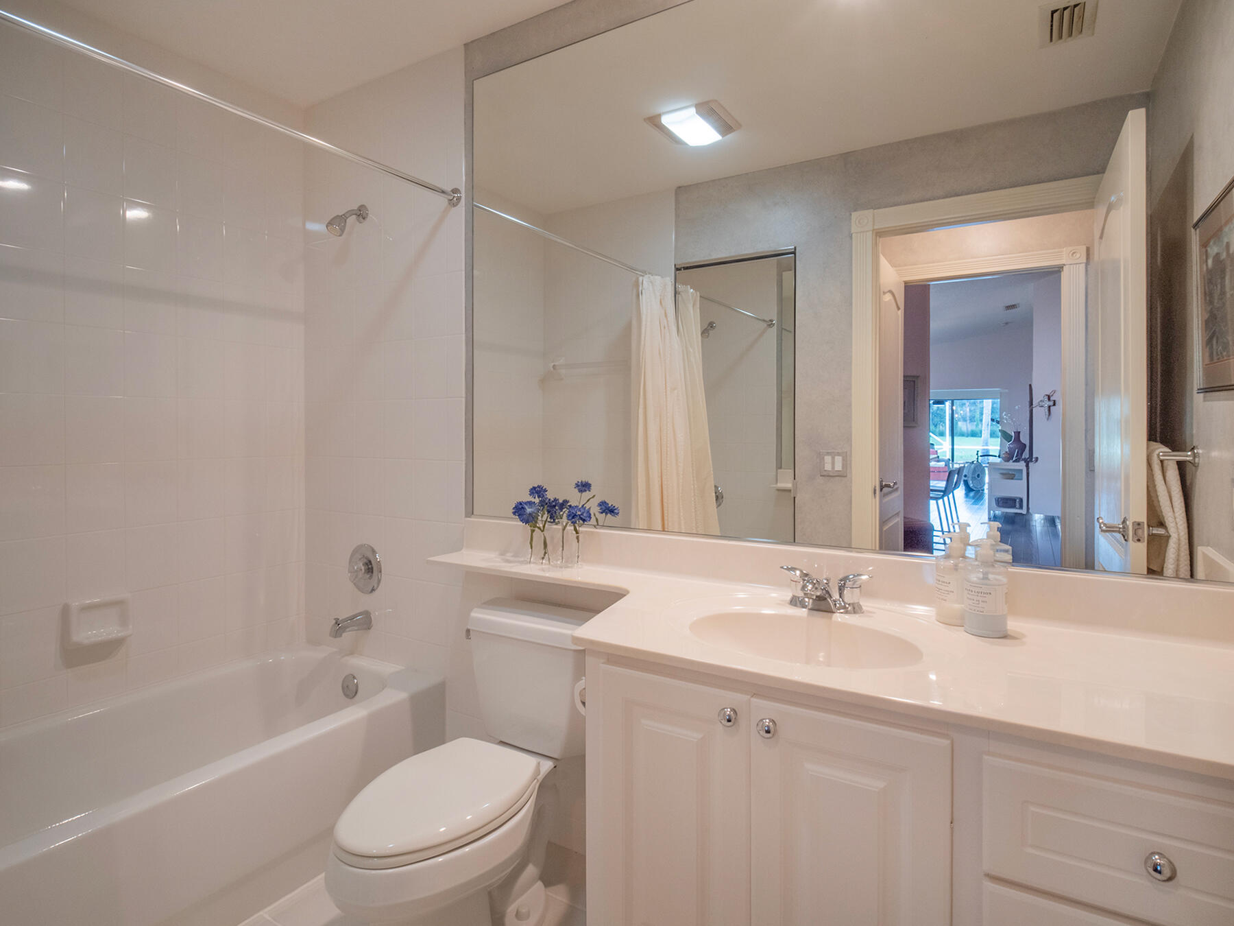 1342 St Lawrence Dr