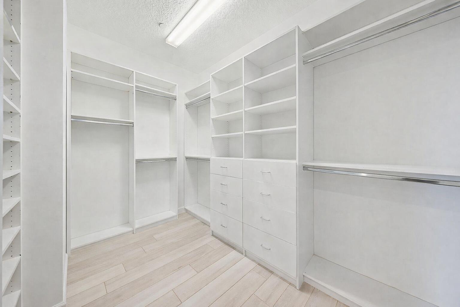 115 Tresana Boulevard 35