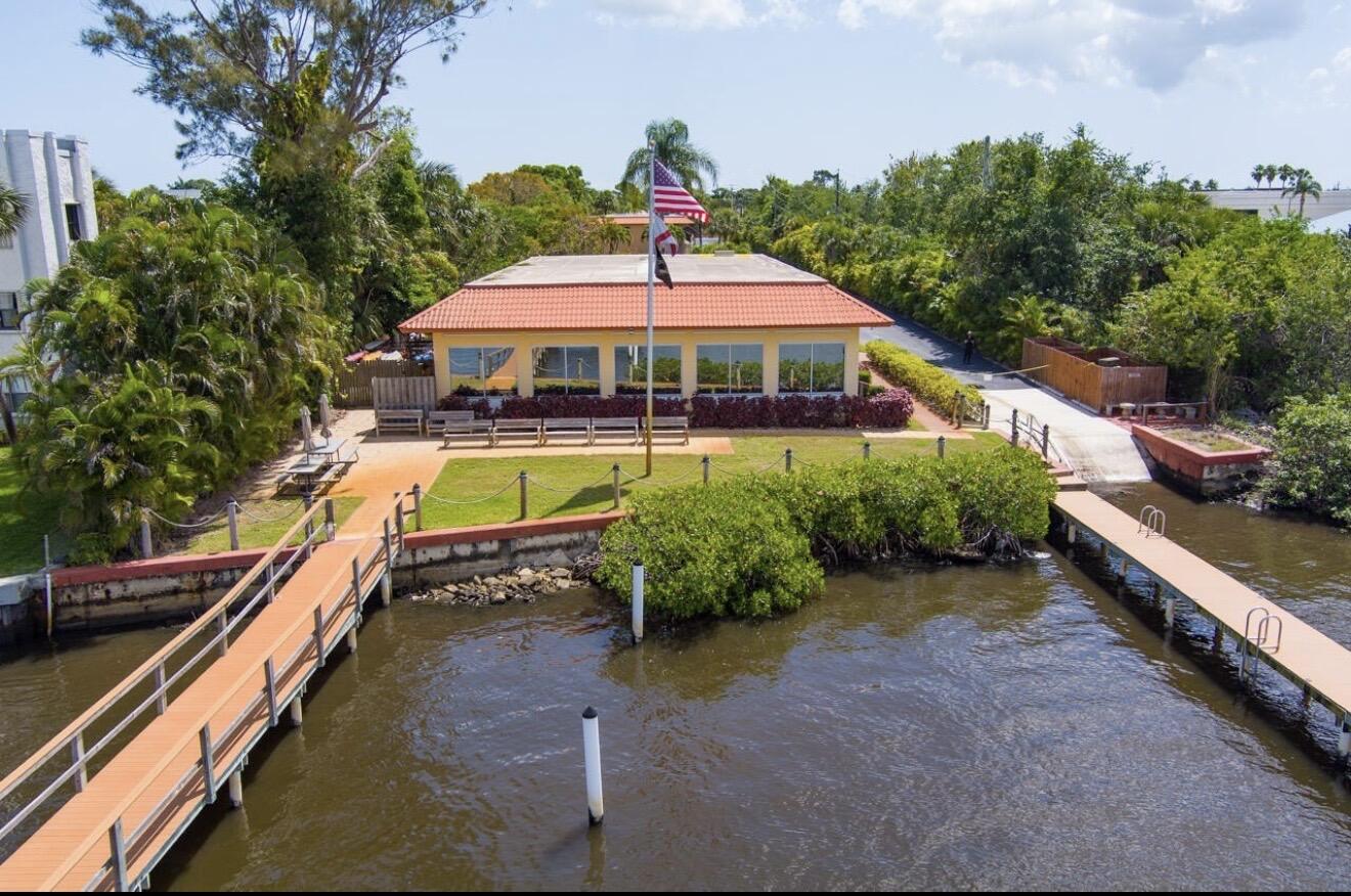 1943 SW Palm City Road I