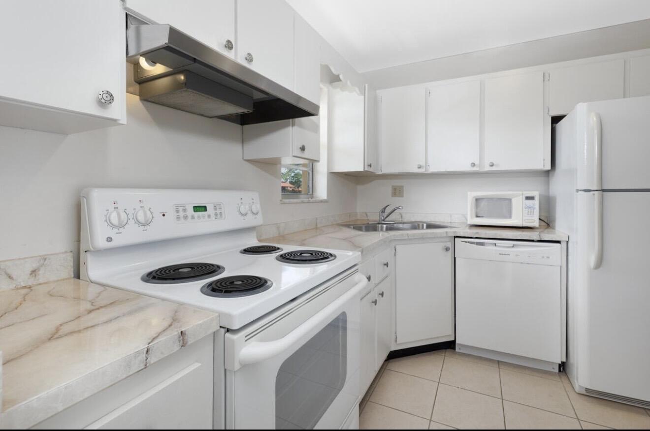 1943 SW Palm City Road I