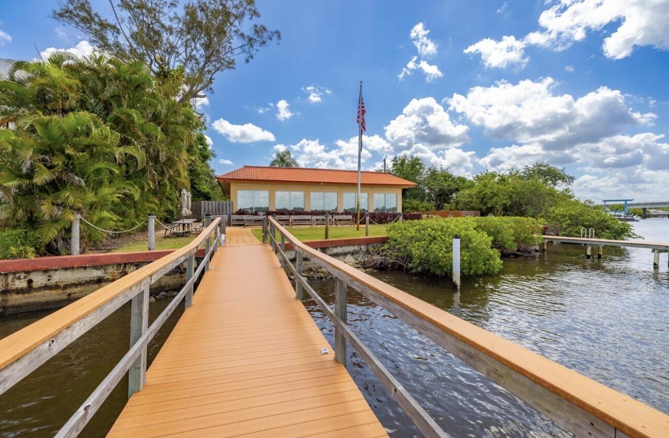 1943 SW Palm City Road I