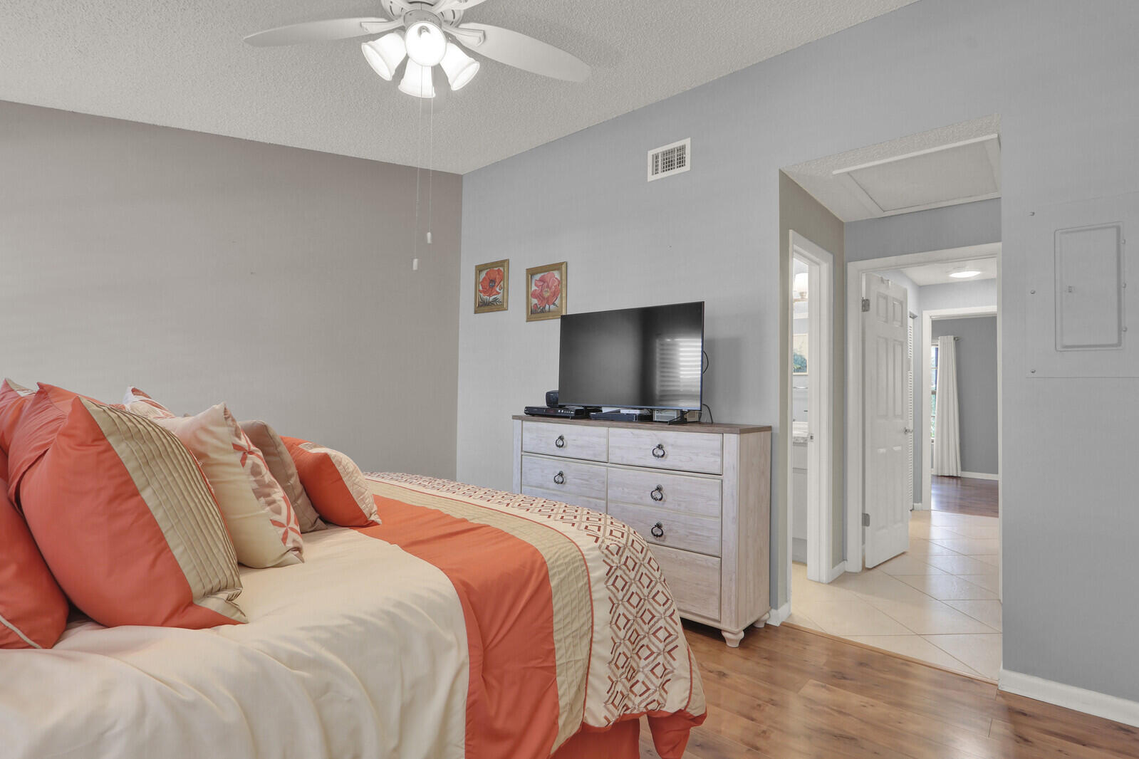 7909 SE Villa Circle