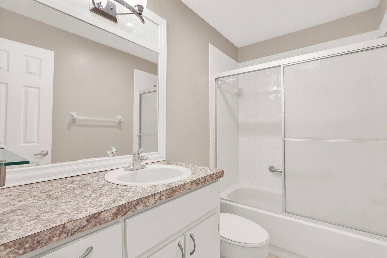 7909 SE Villa Circle