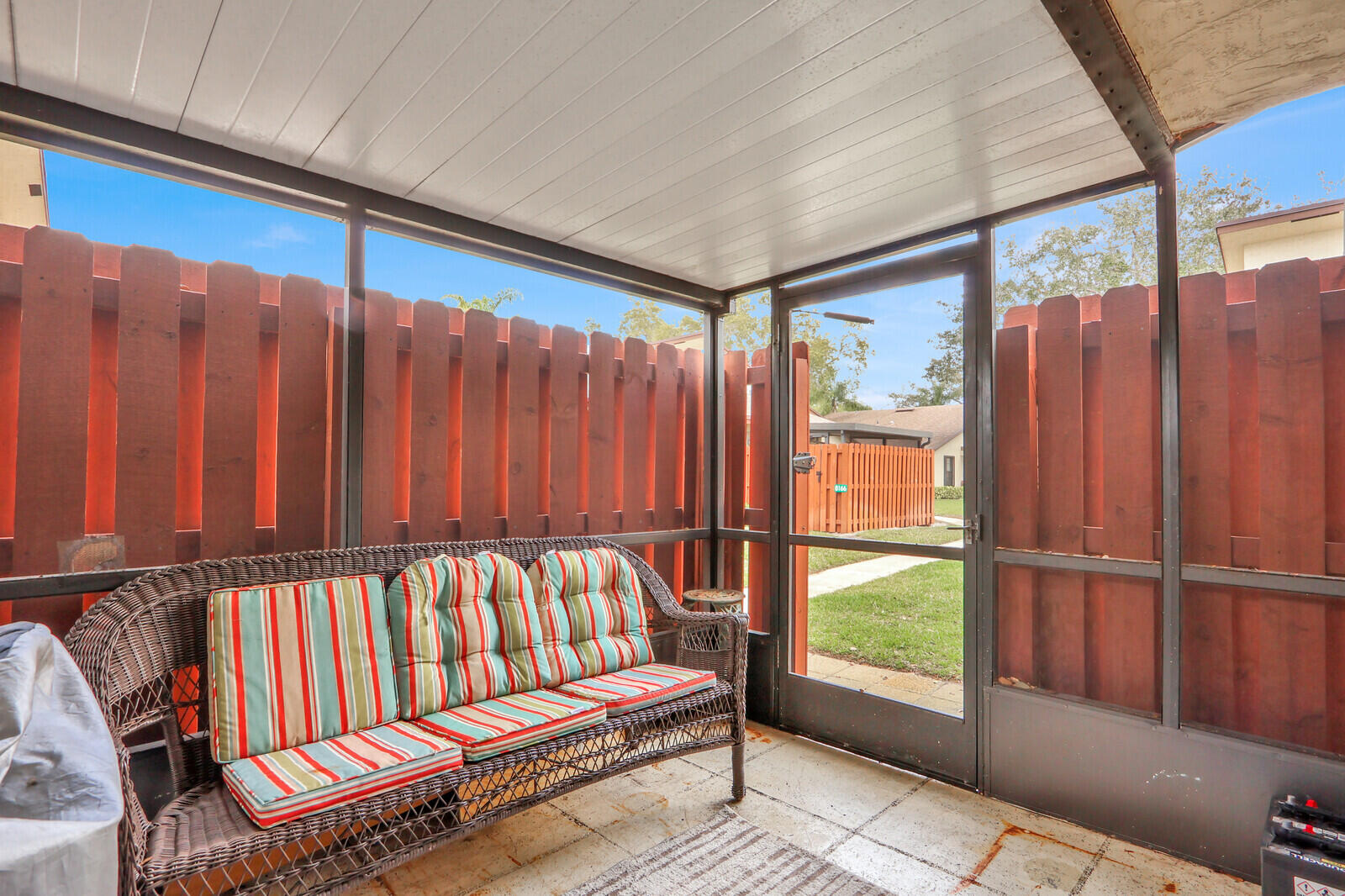 7909 SE Villa Circle