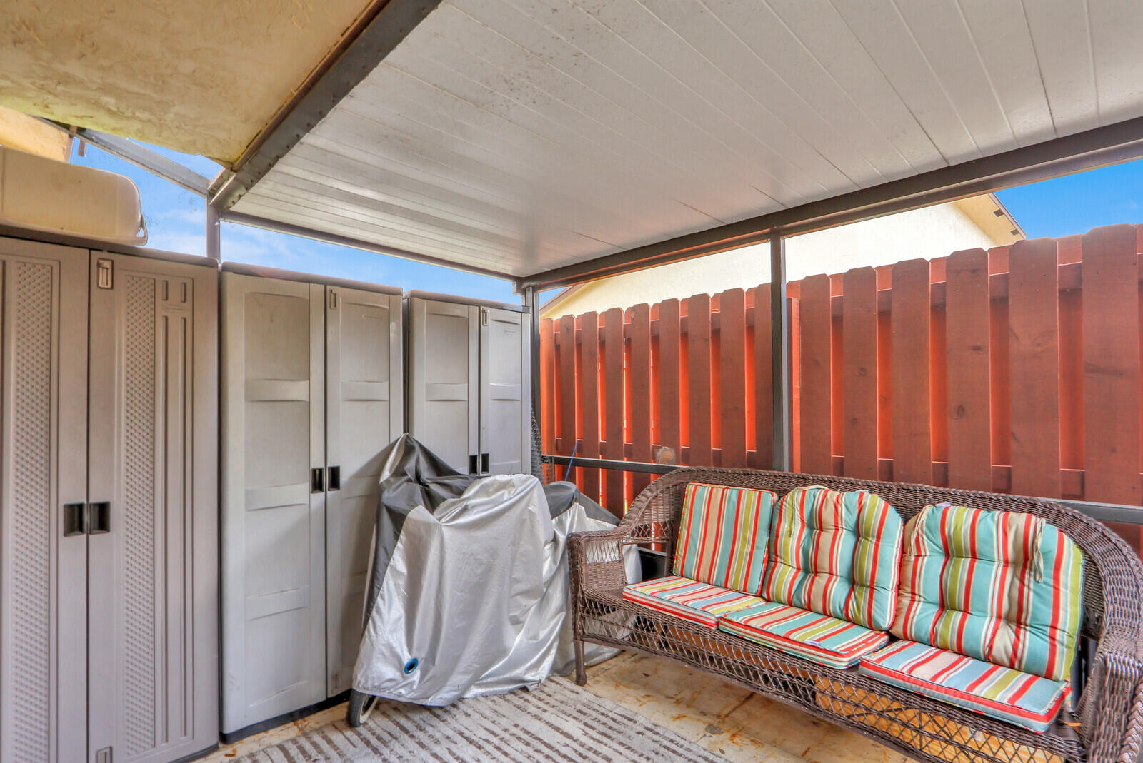 7909 SE Villa Circle