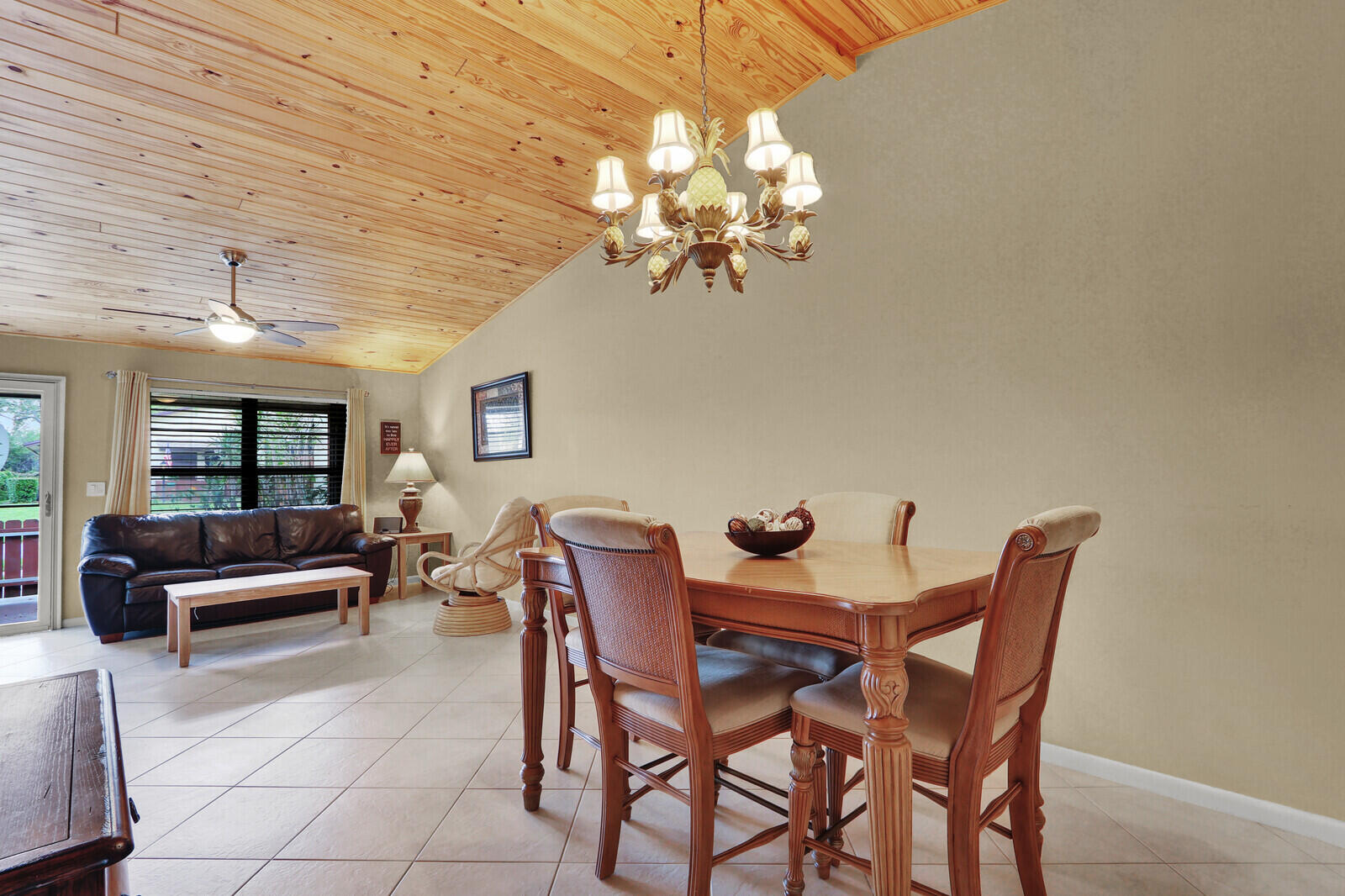 7909 SE Villa Circle