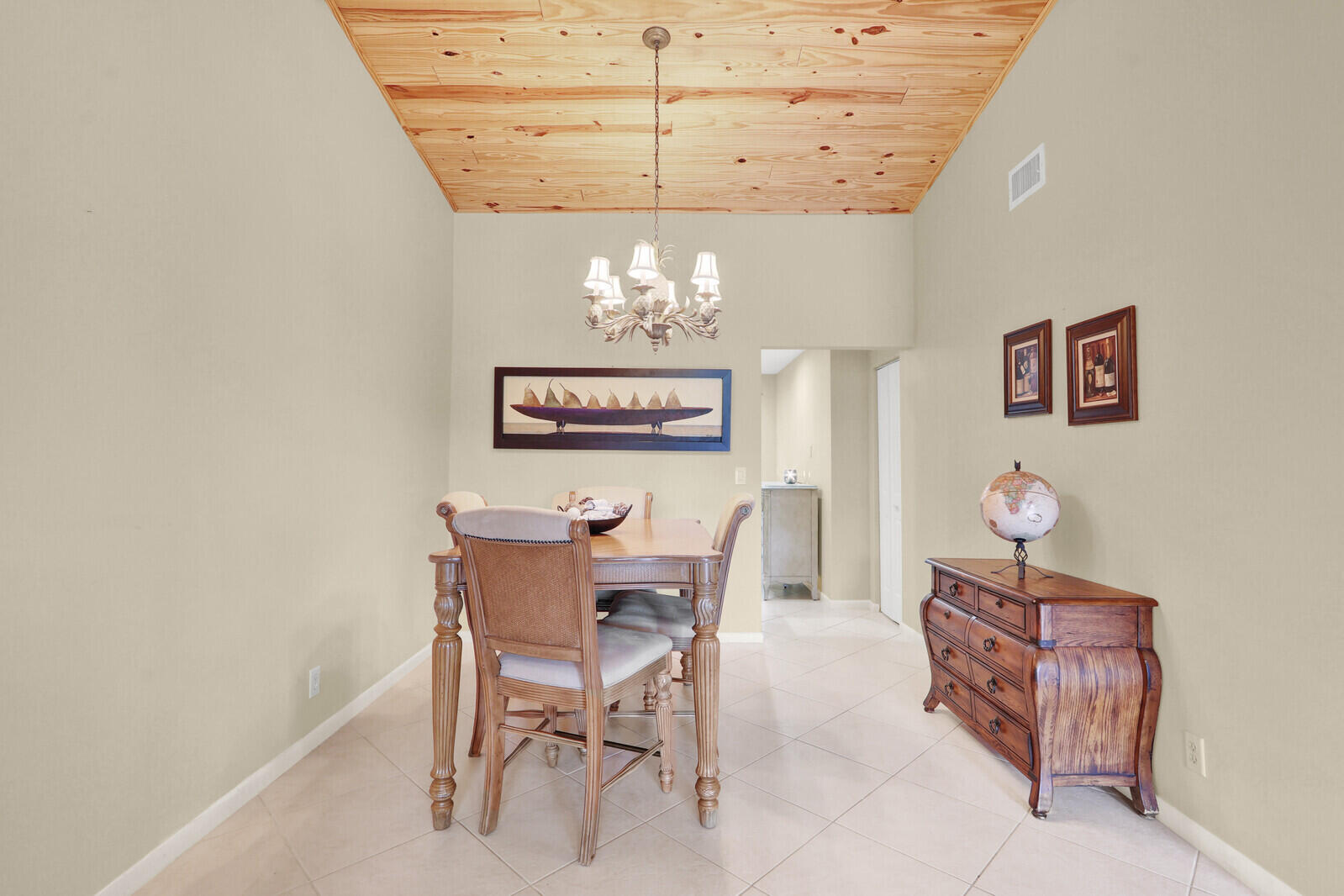 7909 SE Villa Circle