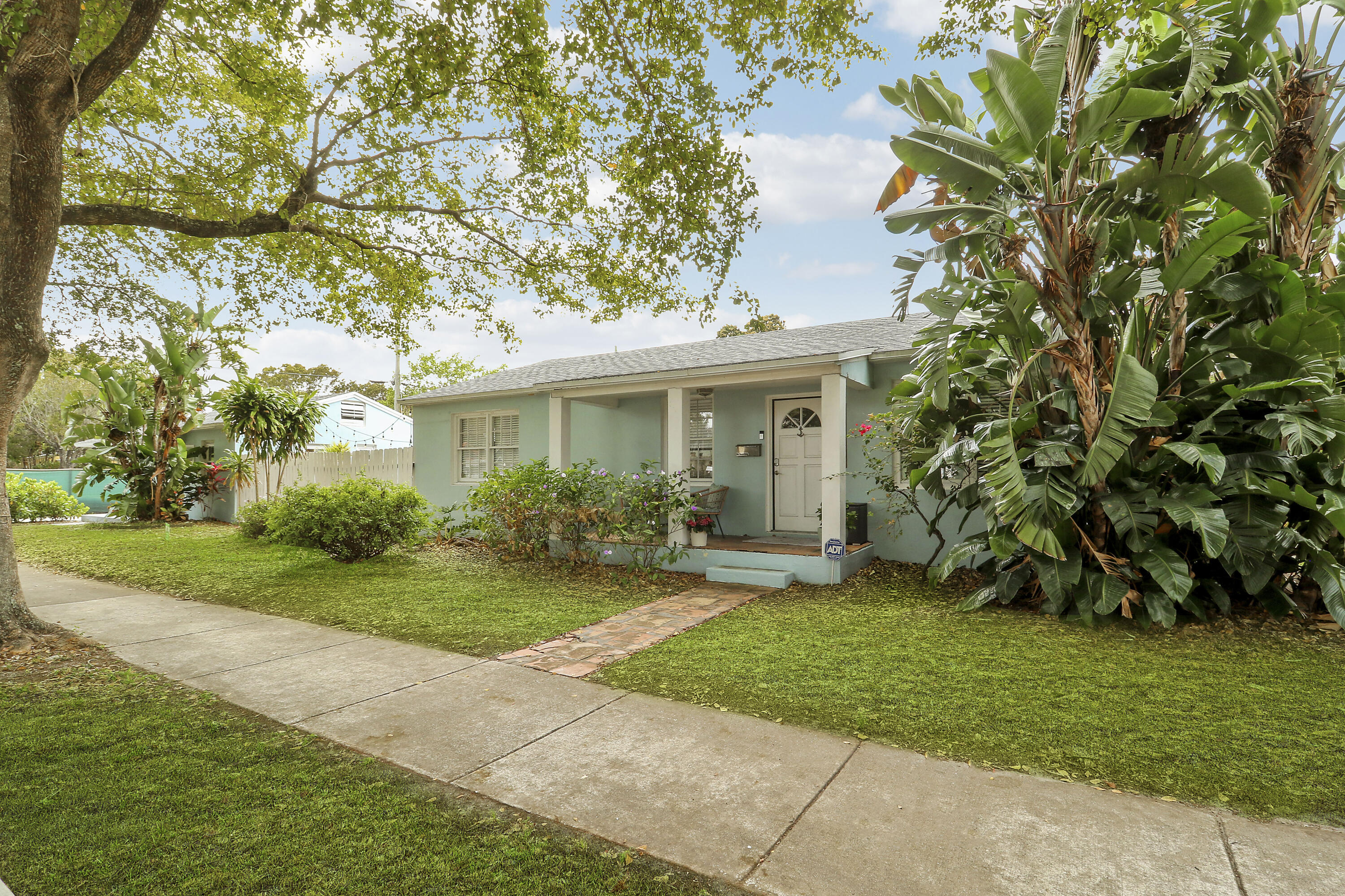 3619 Spruce Avenue